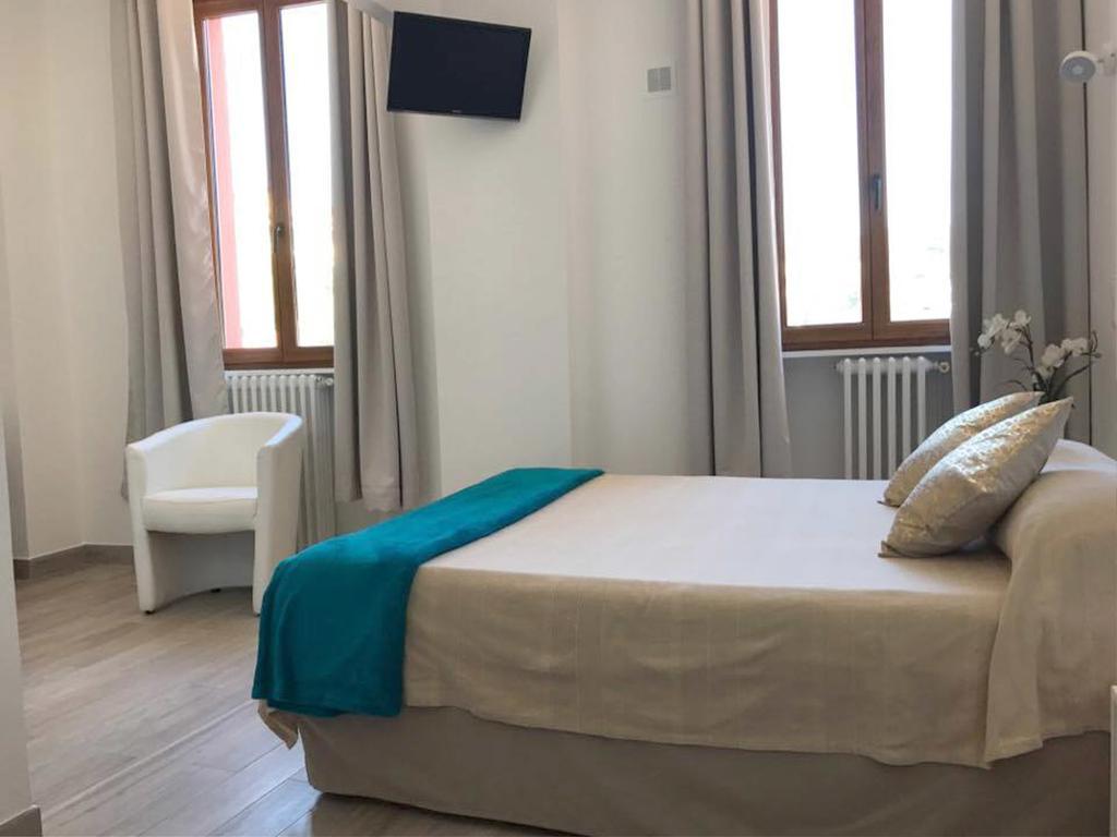 Hotel Du Soleil Hyères Dış mekan fotoğraf